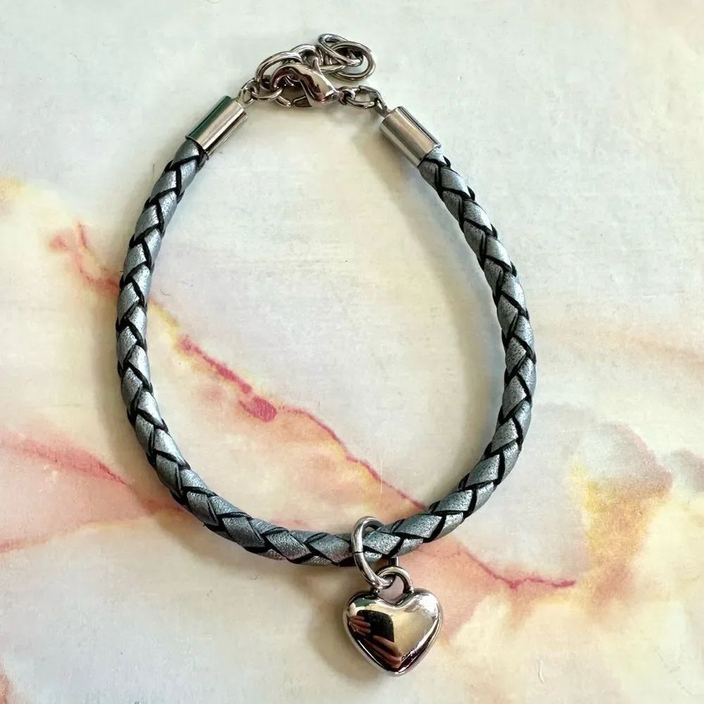 Grey heart charm bracelet